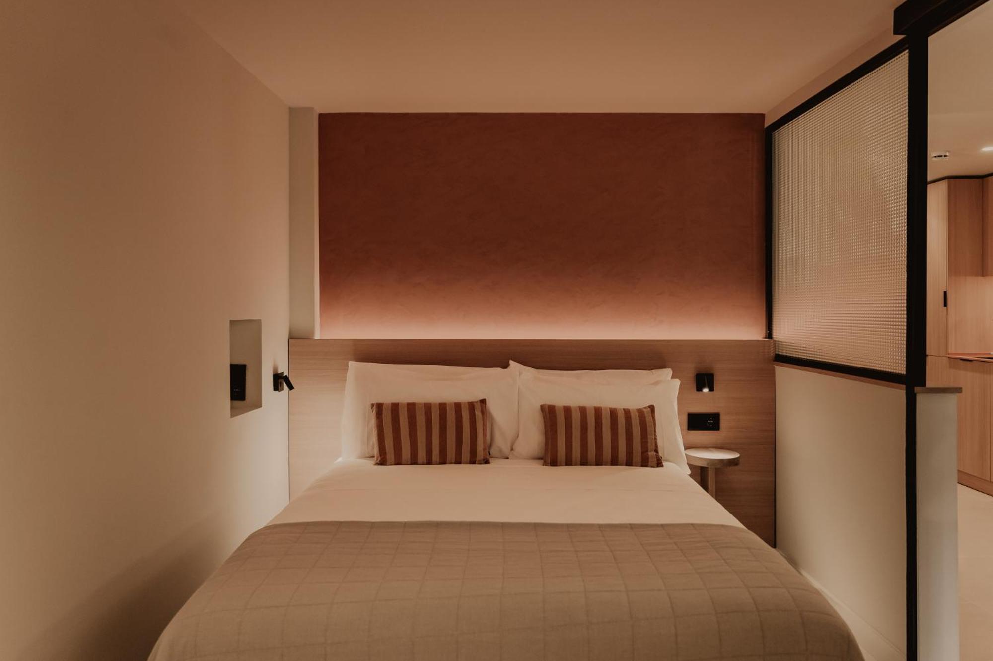 Pau Suites Ла-Віла-Джойоза Екстер'єр фото