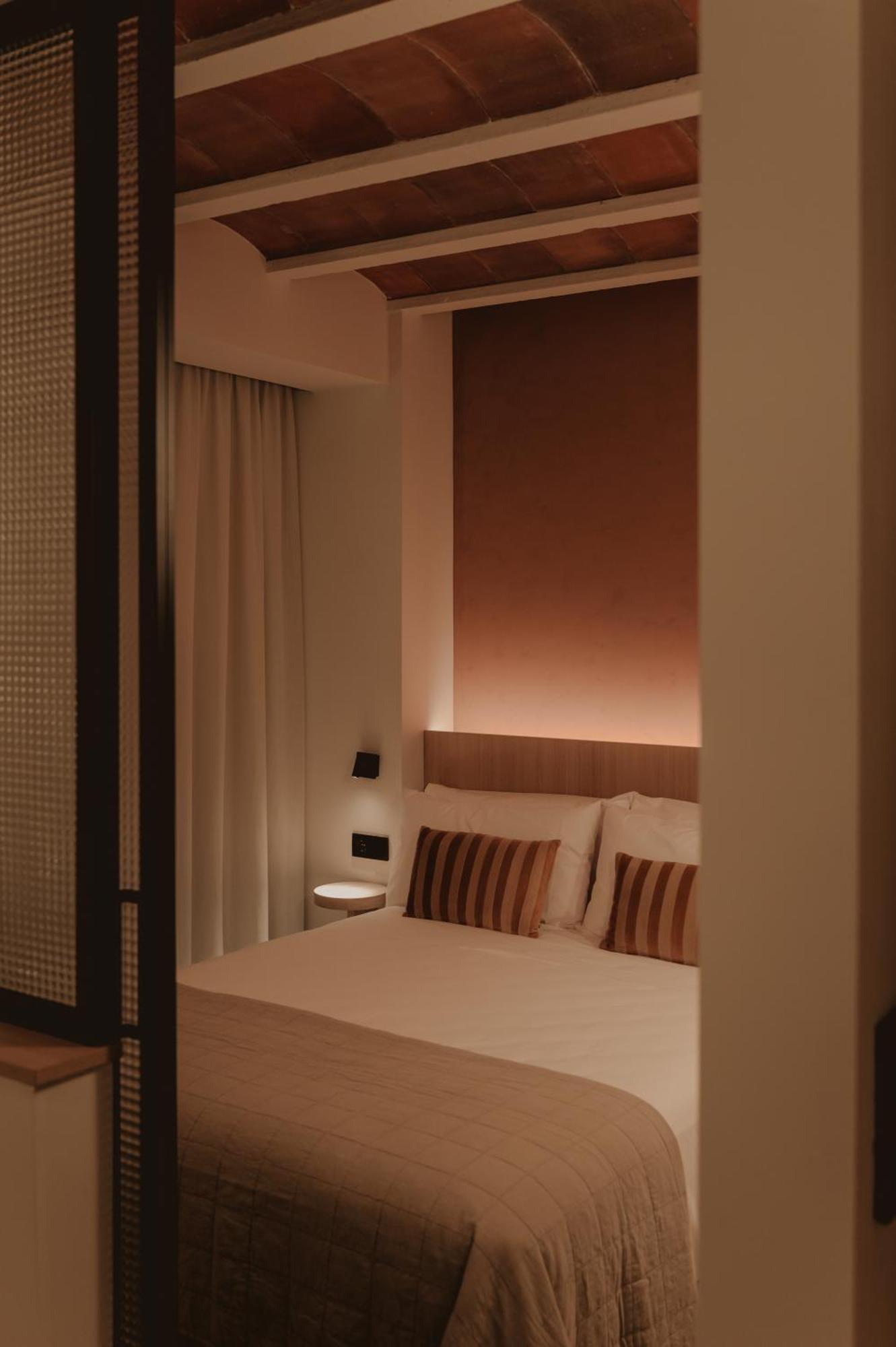 Pau Suites Ла-Віла-Джойоза Екстер'єр фото