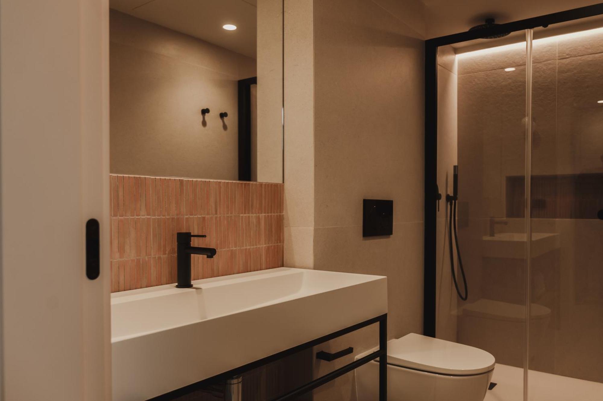 Pau Suites Ла-Віла-Джойоза Екстер'єр фото